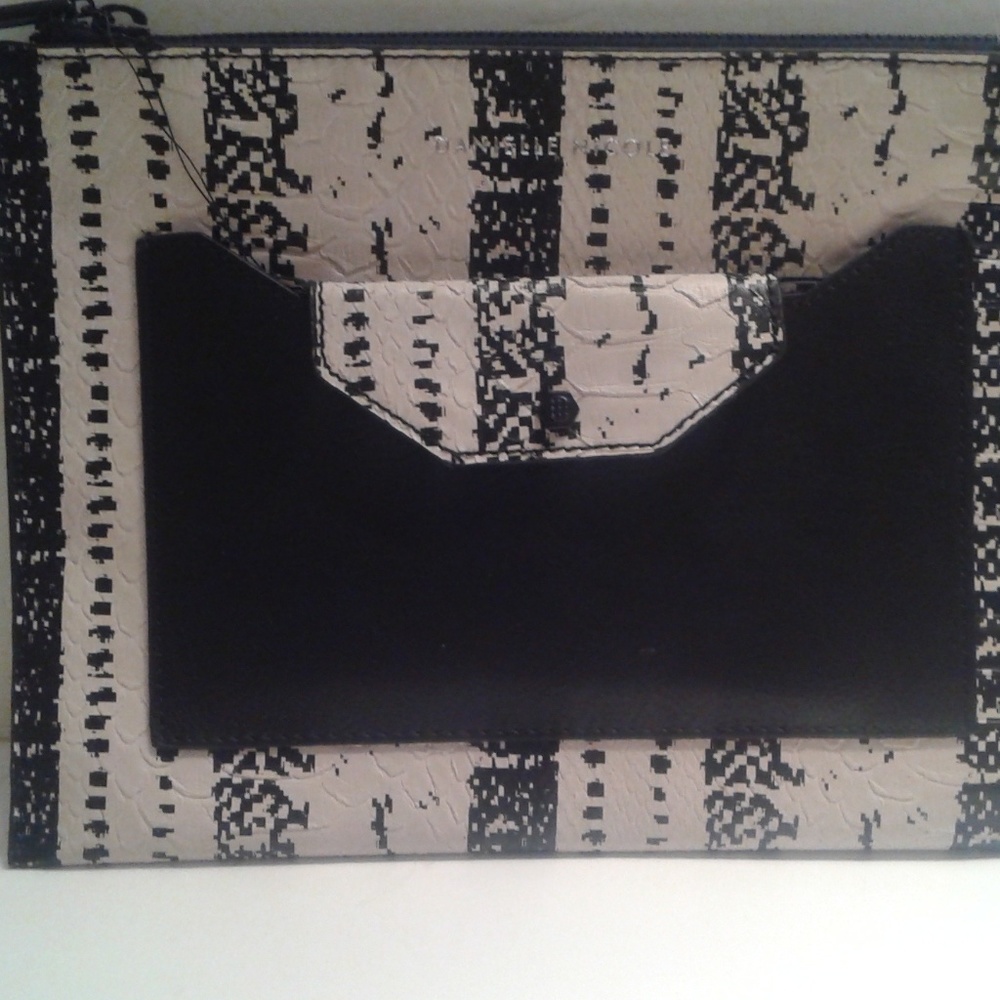 NEW DANIELLE NICOLE  SNAKE EMBOSSED CLUTCH